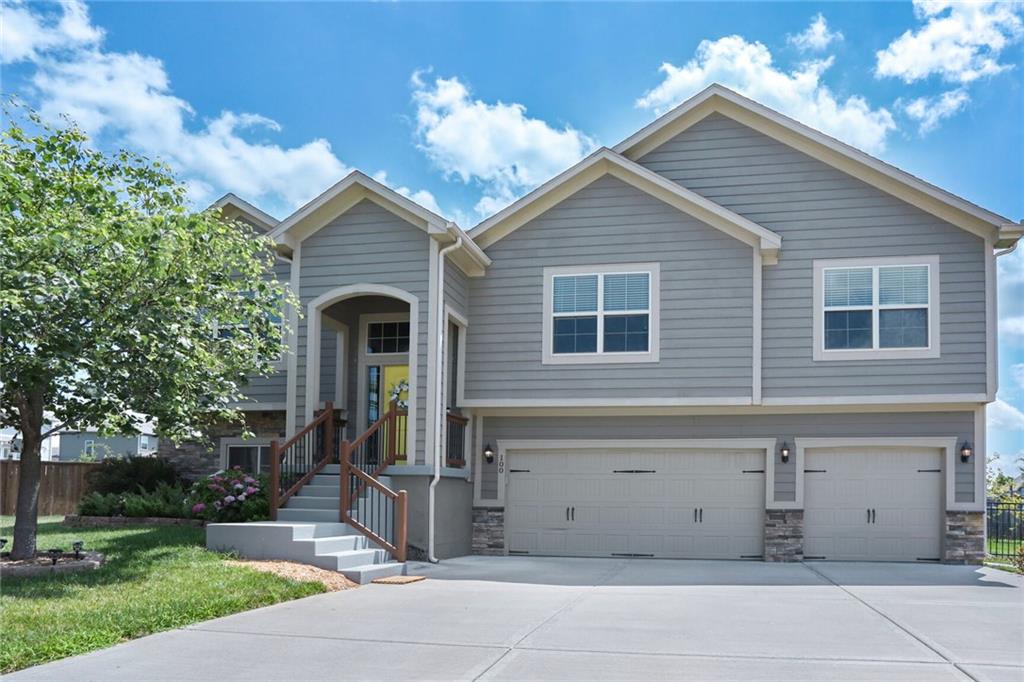 100 SW Wind Garden Circle