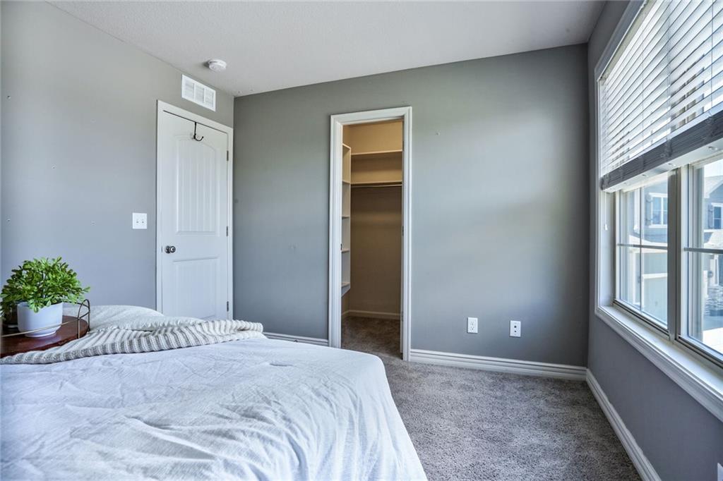 100 SW Wind Garden Circle