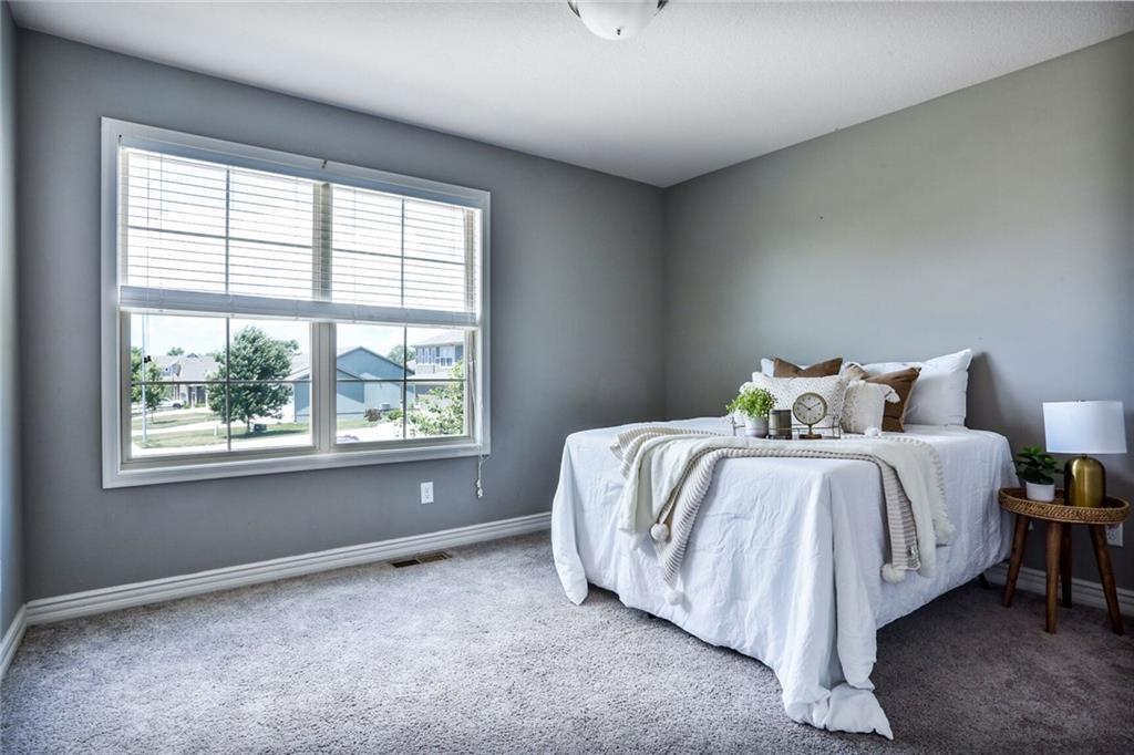 100 SW Wind Garden Circle