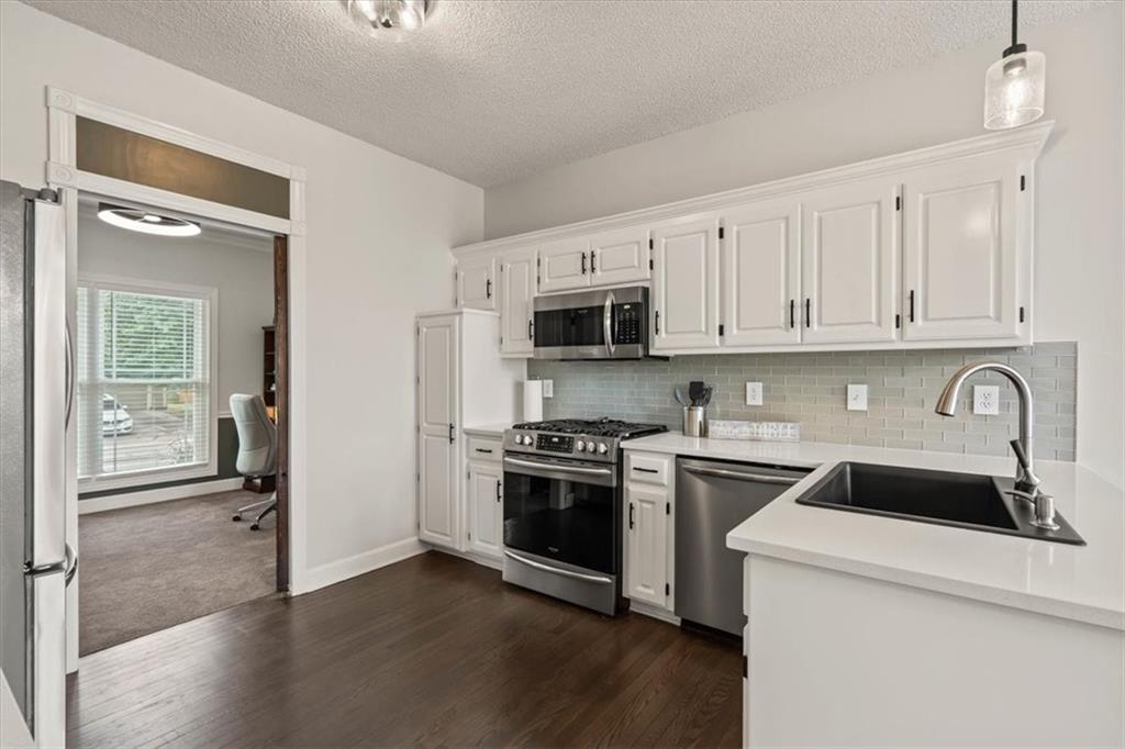 18140 W 159th Terrace