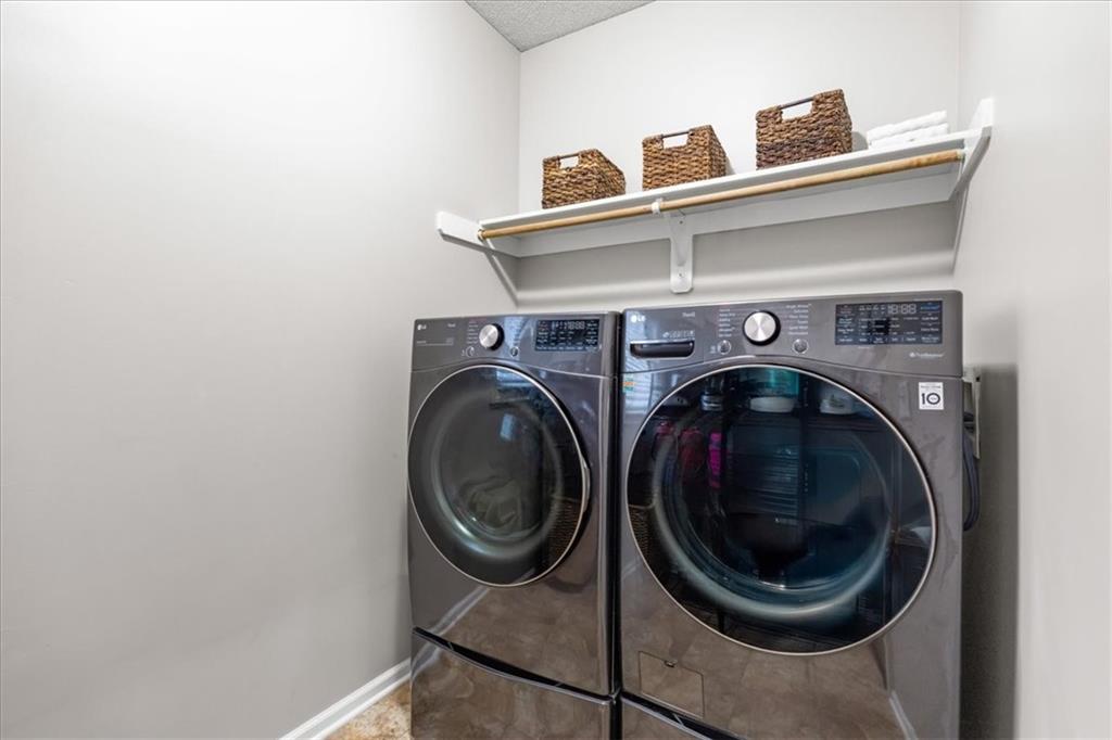 5833 Longview Street