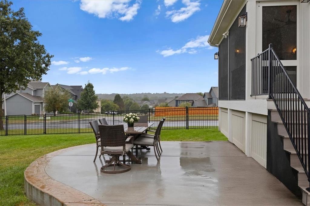 5833 Longview Street