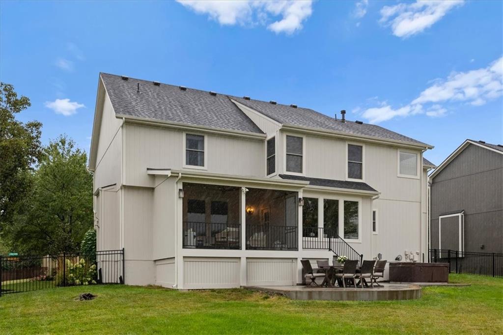 5833 Longview Street