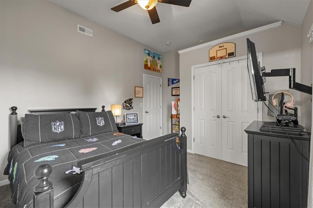 5833 Longview Street