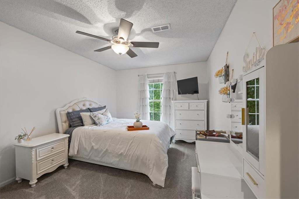 5833 Longview Street