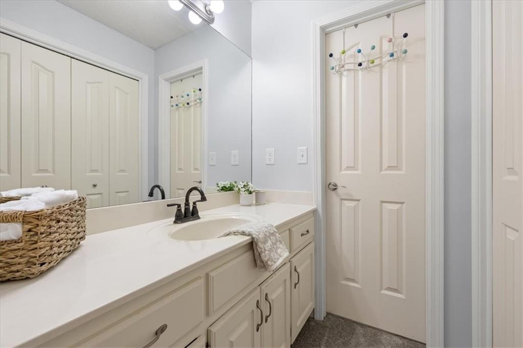 5833 Longview Street