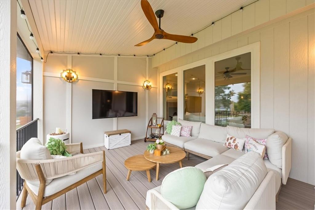 5833 Longview Street