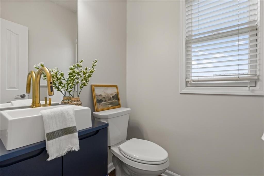 5833 Longview Street