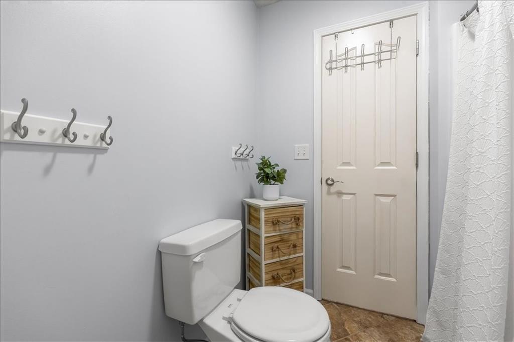 5833 Longview Street