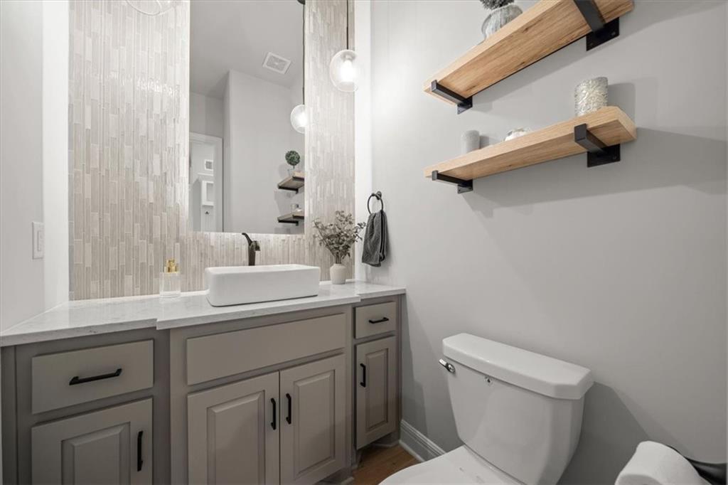 3053 NW Thoreau Lane