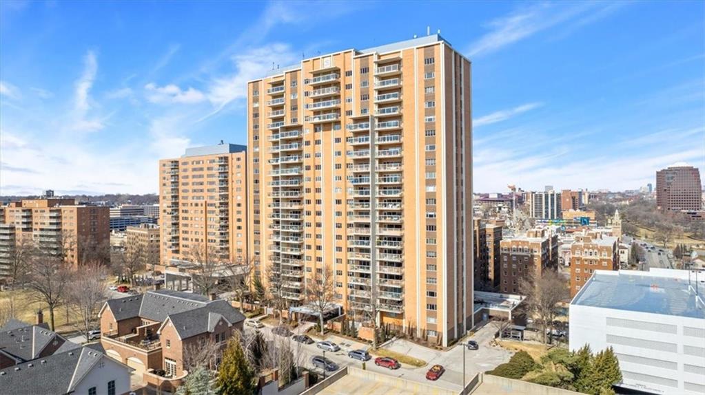 121 W 48th Street Unit: 1504