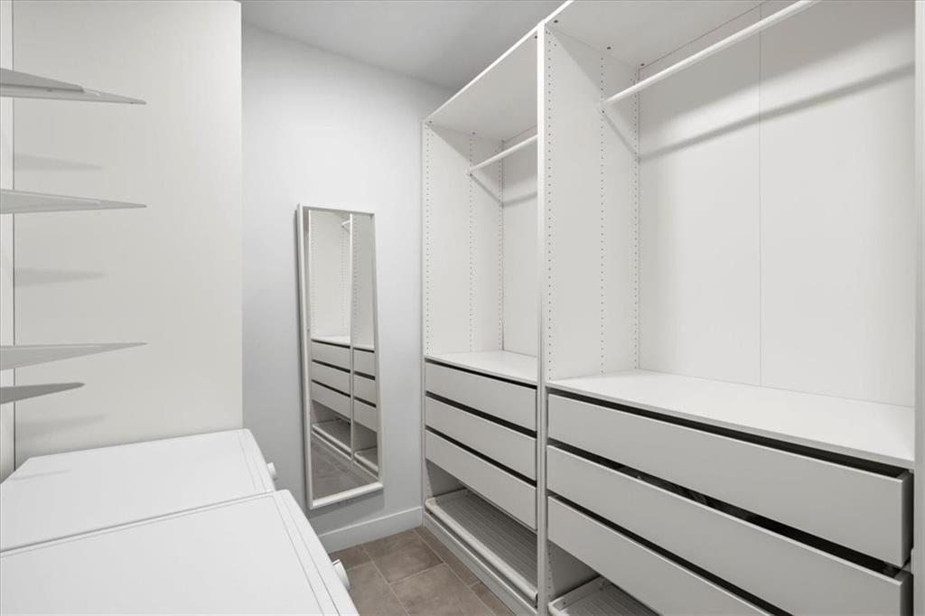 121 W 48th Street Unit: 1504