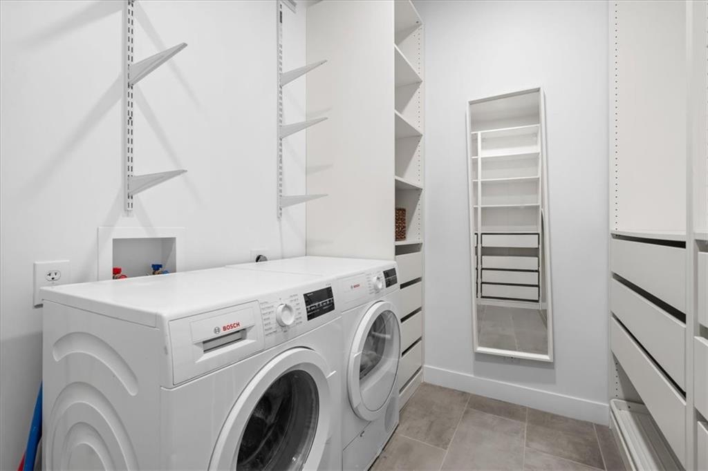 121 W 48th Street Unit: 1504