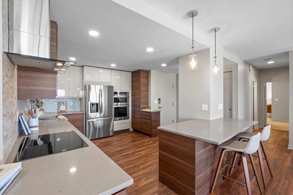 121 W 48th Street Unit: 1504