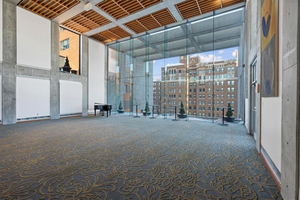 121 W 48th Street Unit: 1504