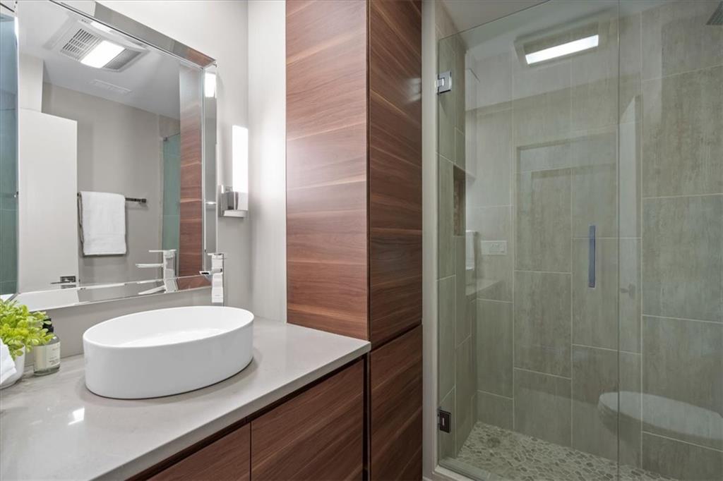 121 W 48th Street Unit: 1504