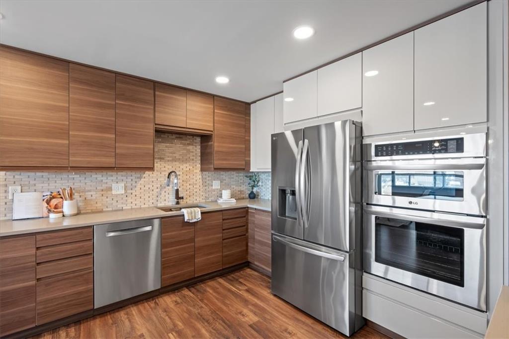 121 W 48th Street Unit: 1504