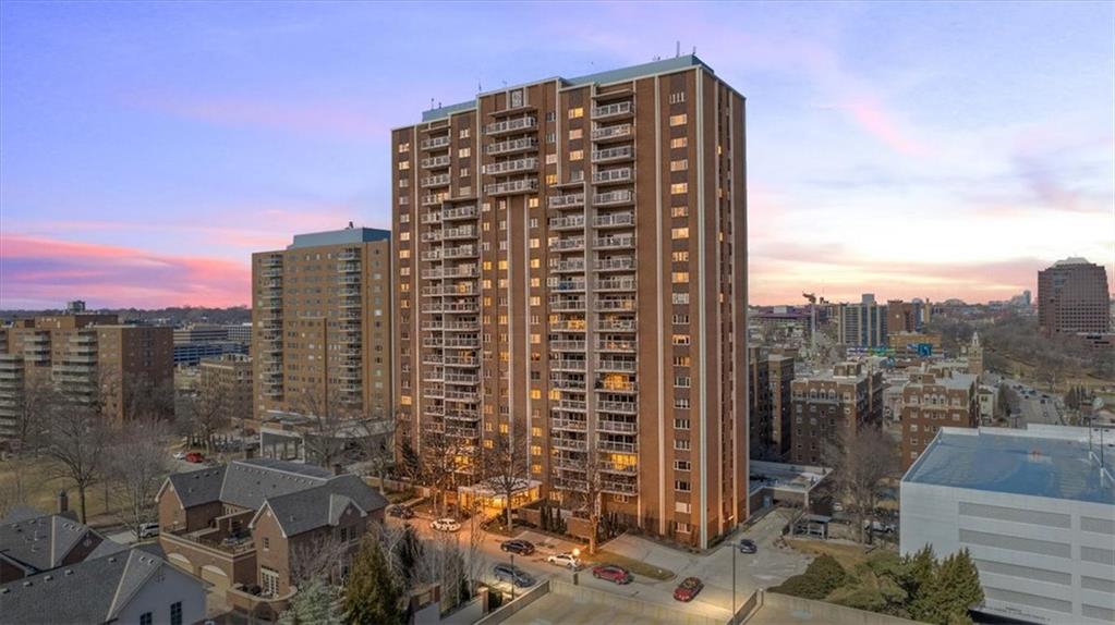 121 W 48th Street Unit: 1504