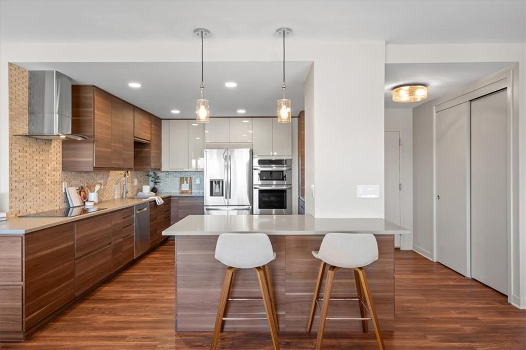 121 W 48th Street Unit: 1504