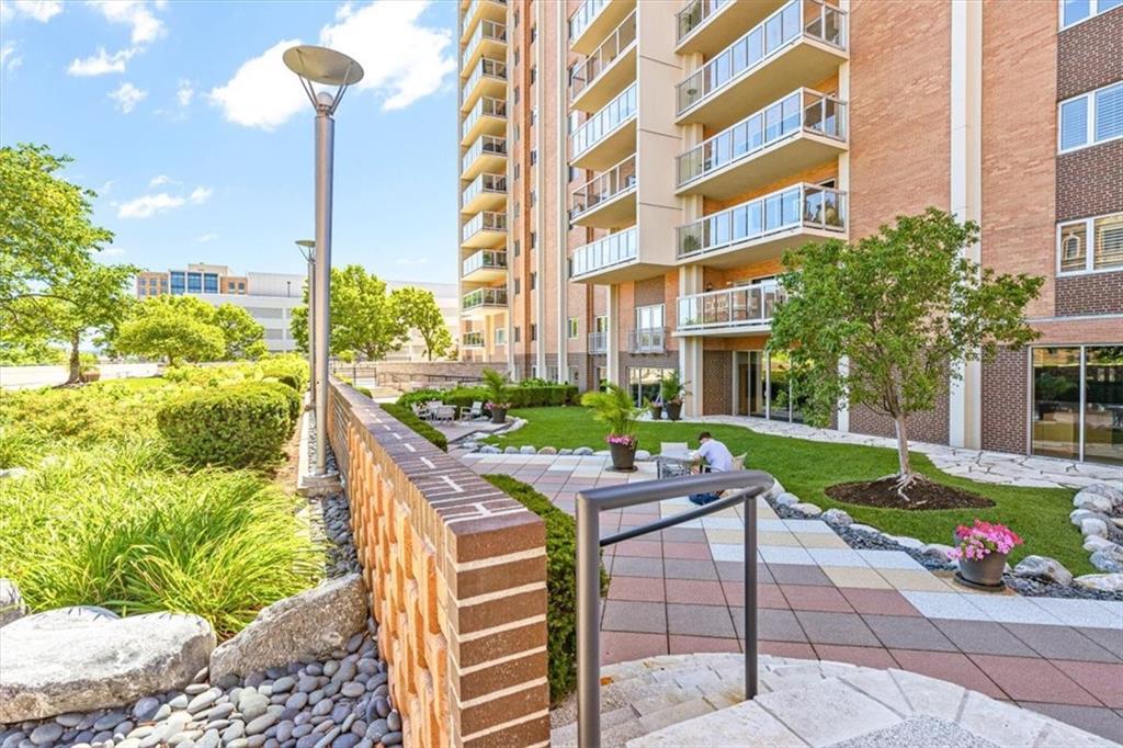 121 W 48th Street Unit: 1504