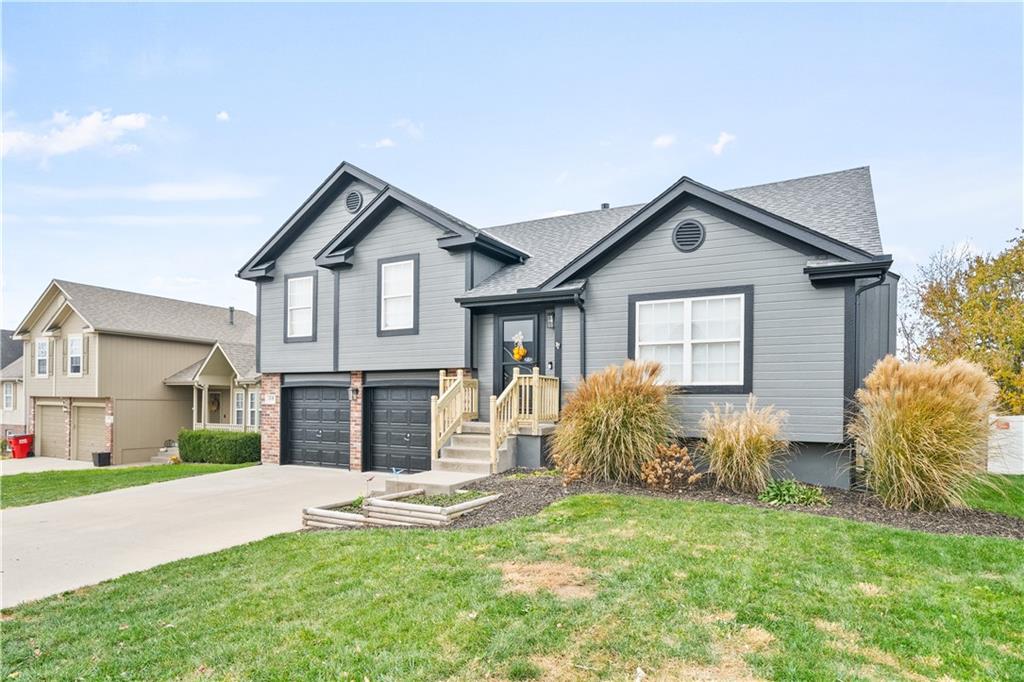 1716 NW Nicholas Drive