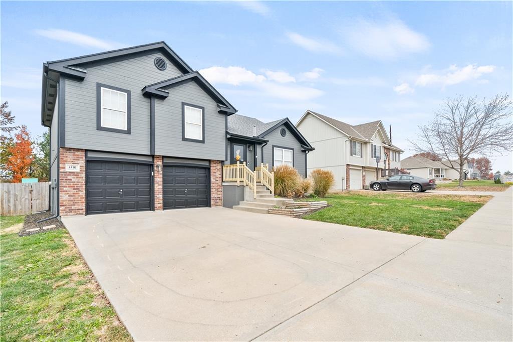 1716 NW Nicholas Drive