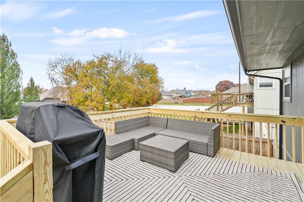 1716 NW Nicholas Drive