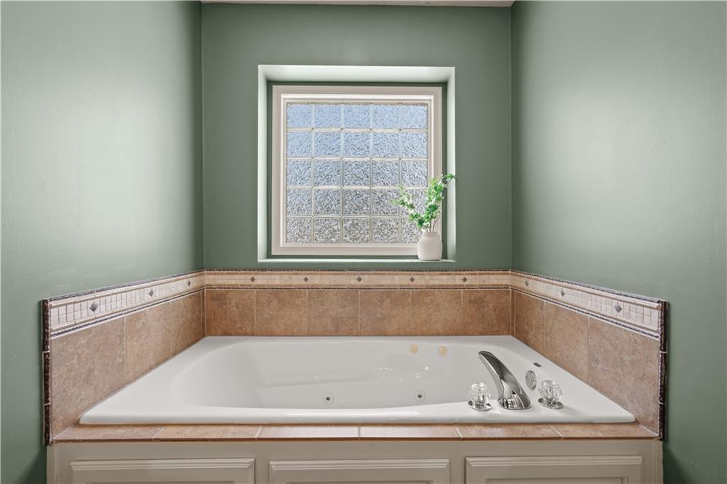 1716 NW Nicholas Drive