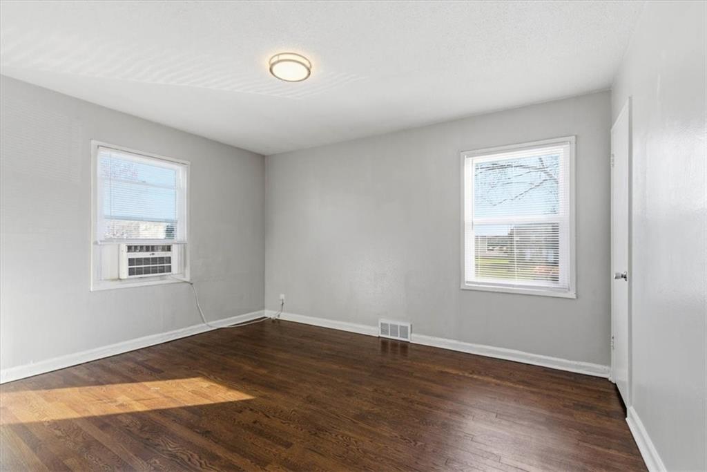 9548 & 9550 Charlotte Street