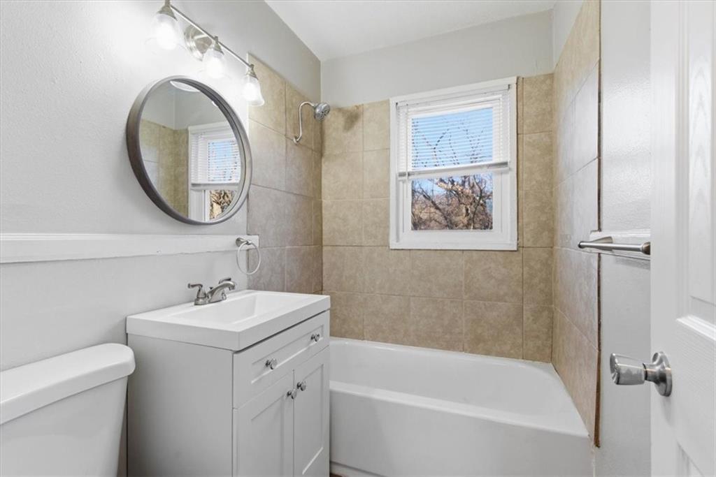 9548 & 9550 Charlotte Street