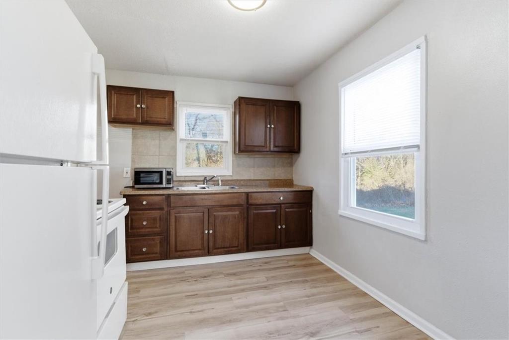 9548 & 9550 Charlotte Street