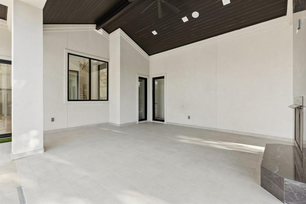 23115 Vista De Tres Lagos Drive