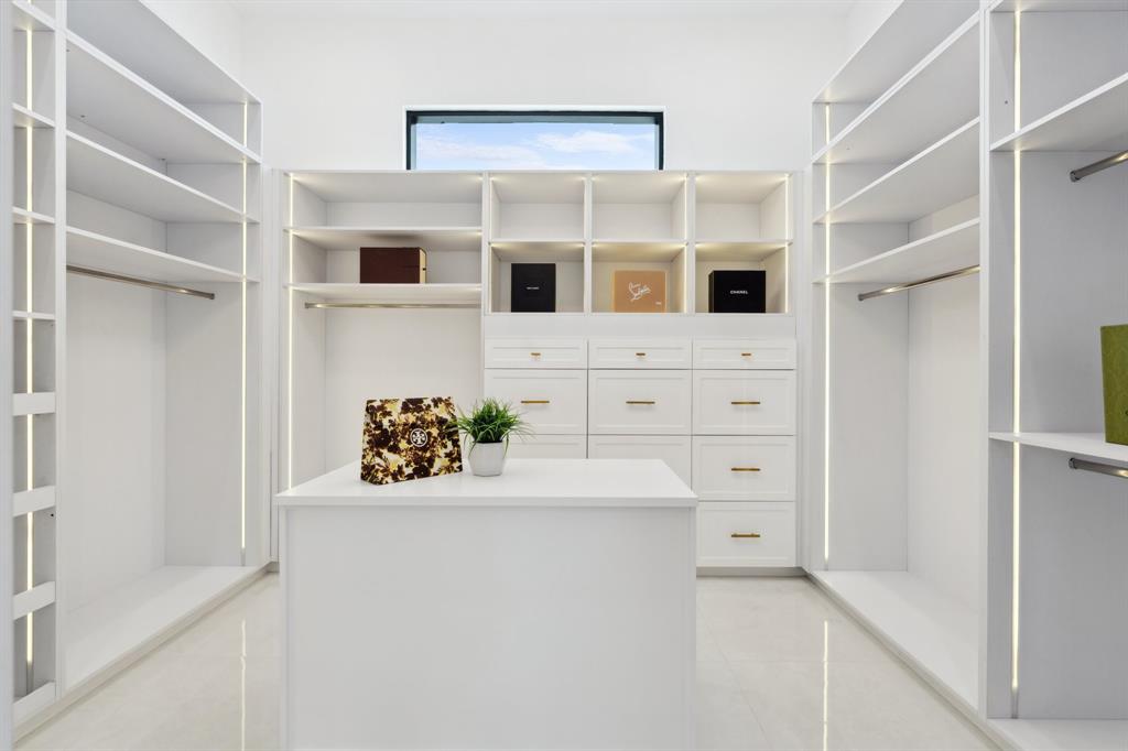 23115 Vista De Tres Lagos Drive