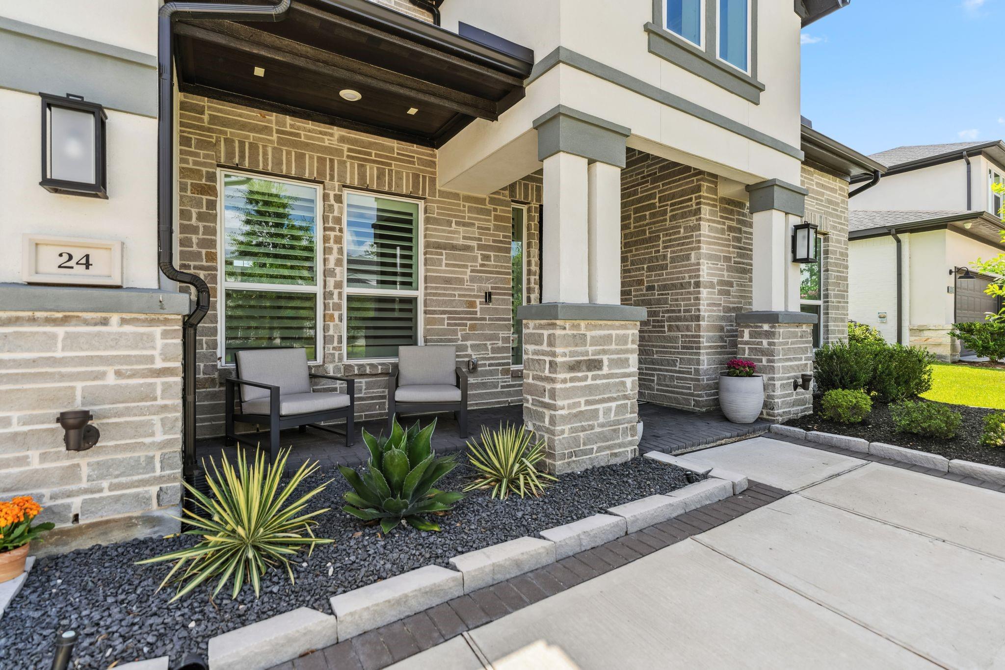 24 Mariposa Woods Drive