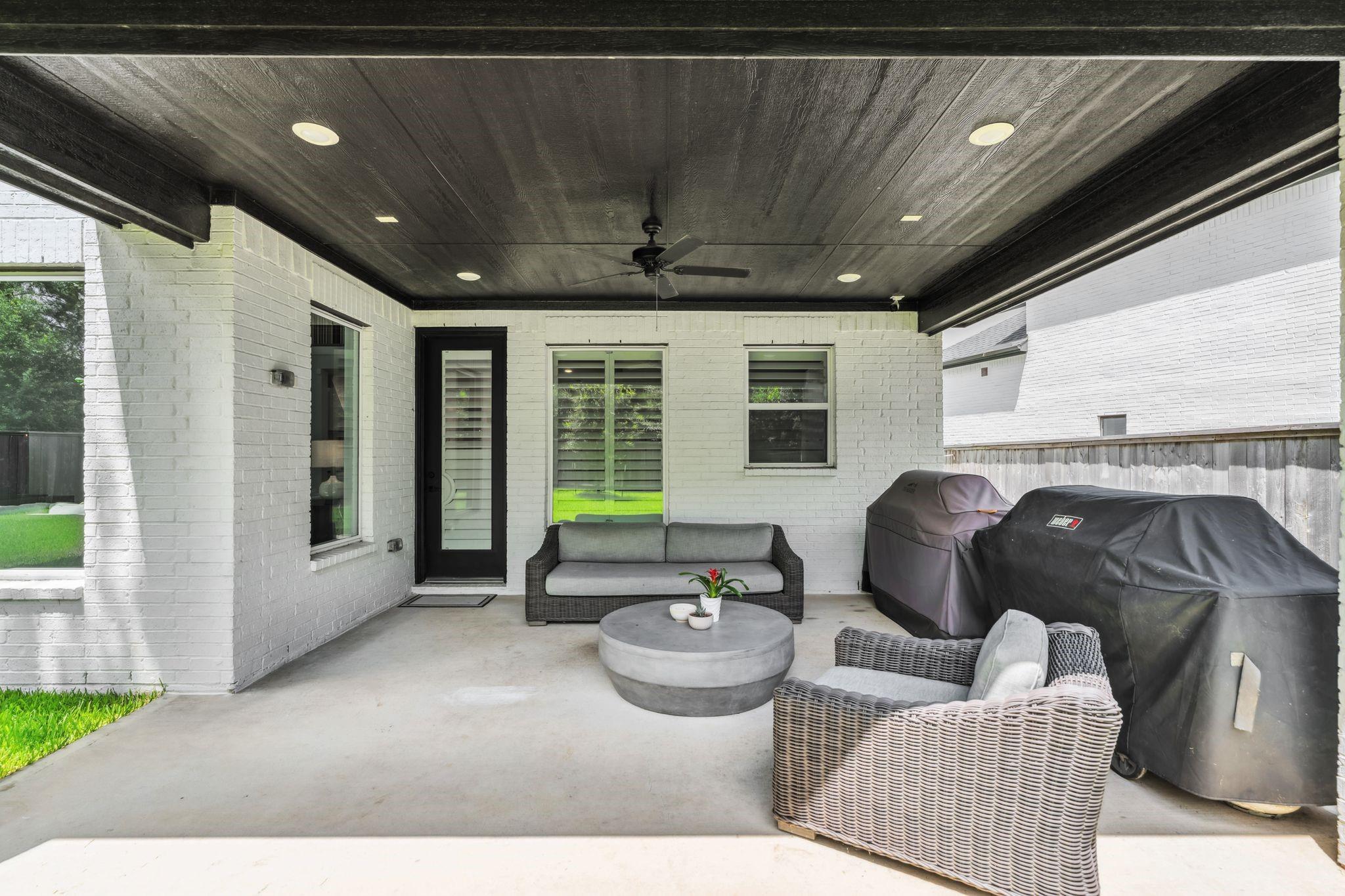 24 Mariposa Woods Drive