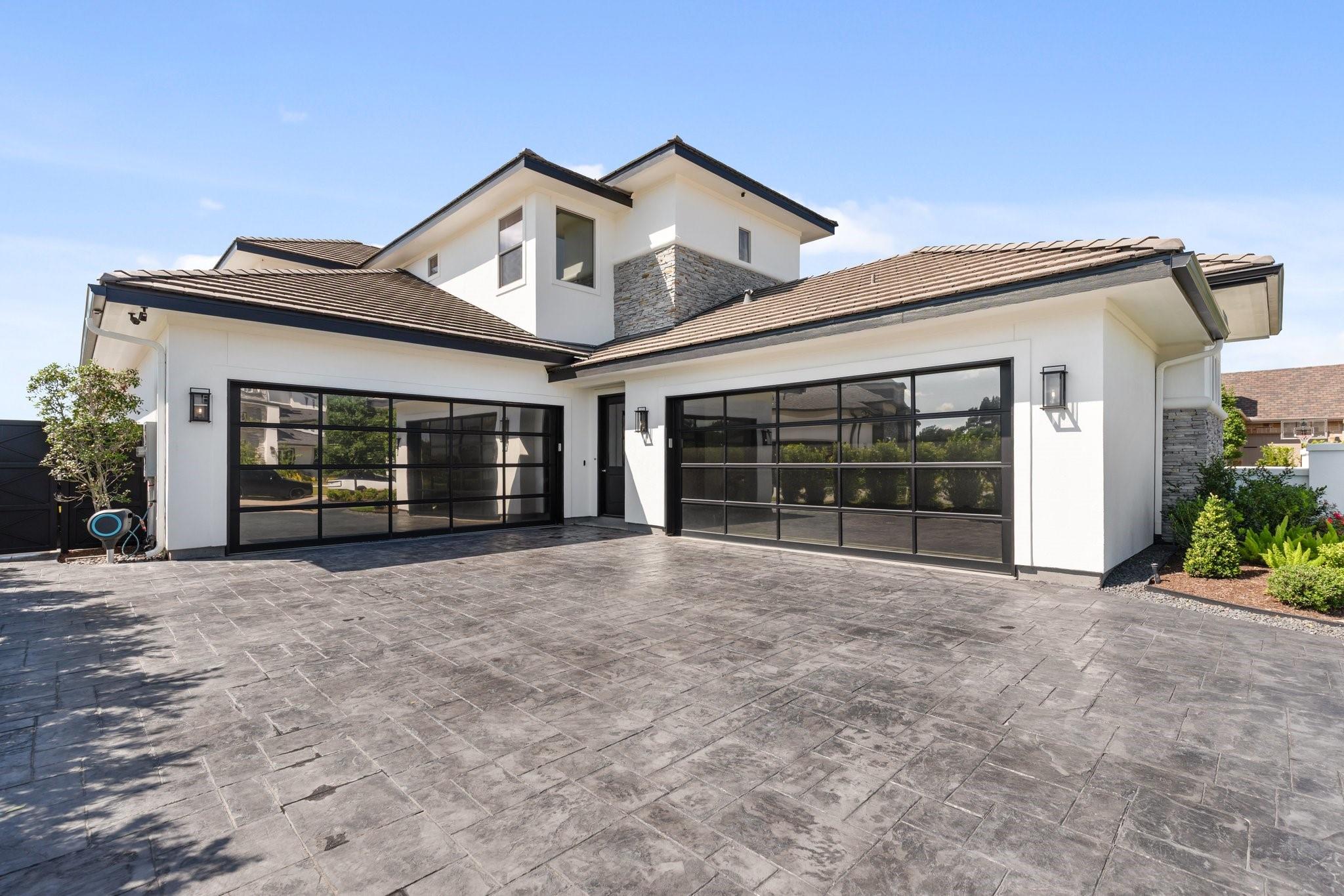 23314 Vista De Tres Lagos Drive