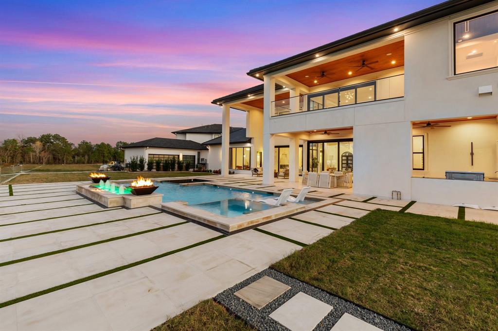 23319 Vista De Tres Lagos Drive