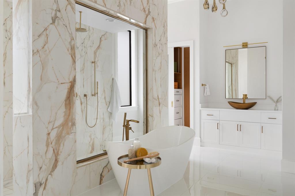 23319 Vista De Tres Lagos Drive