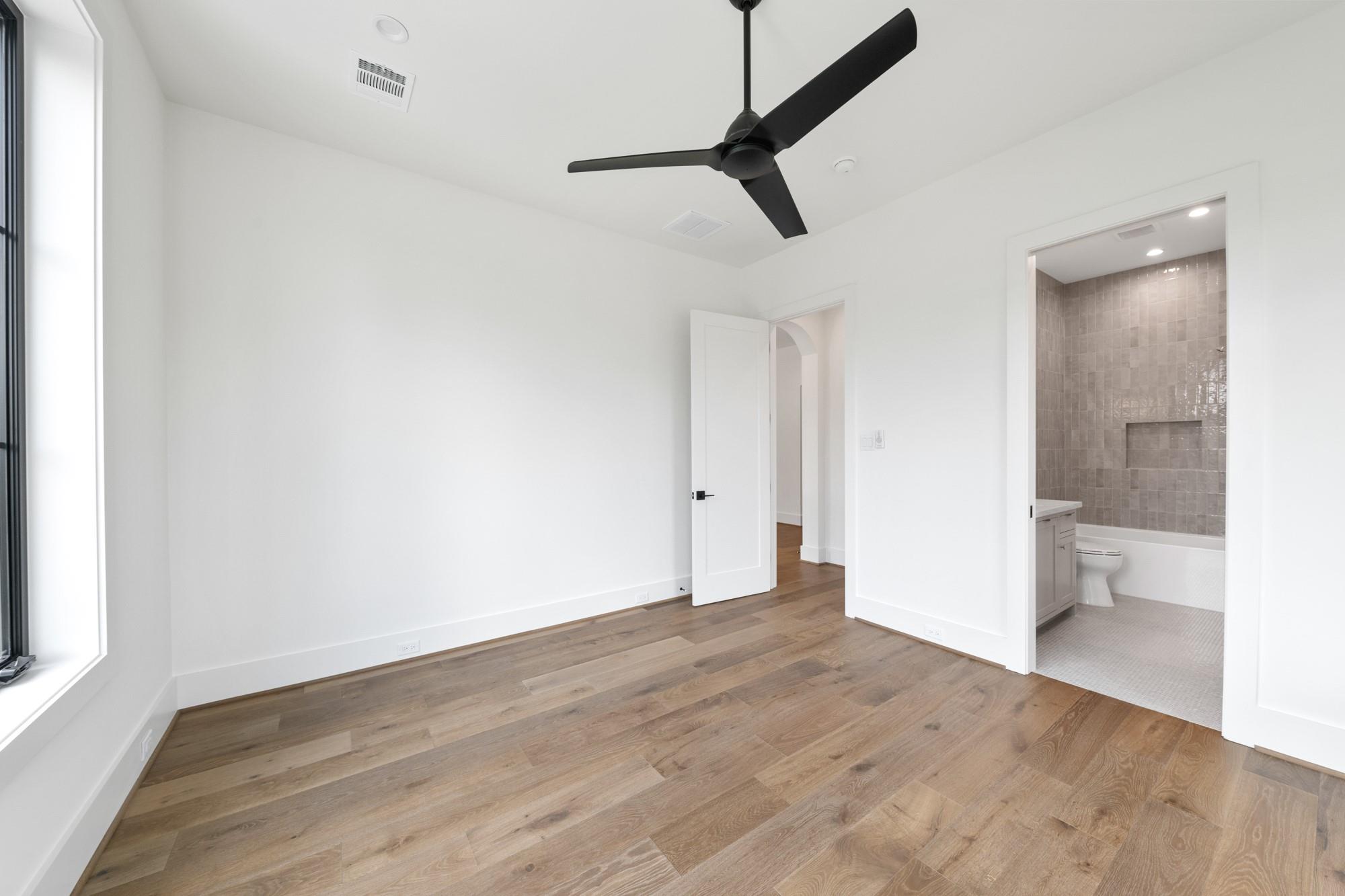 216 W 31st Street