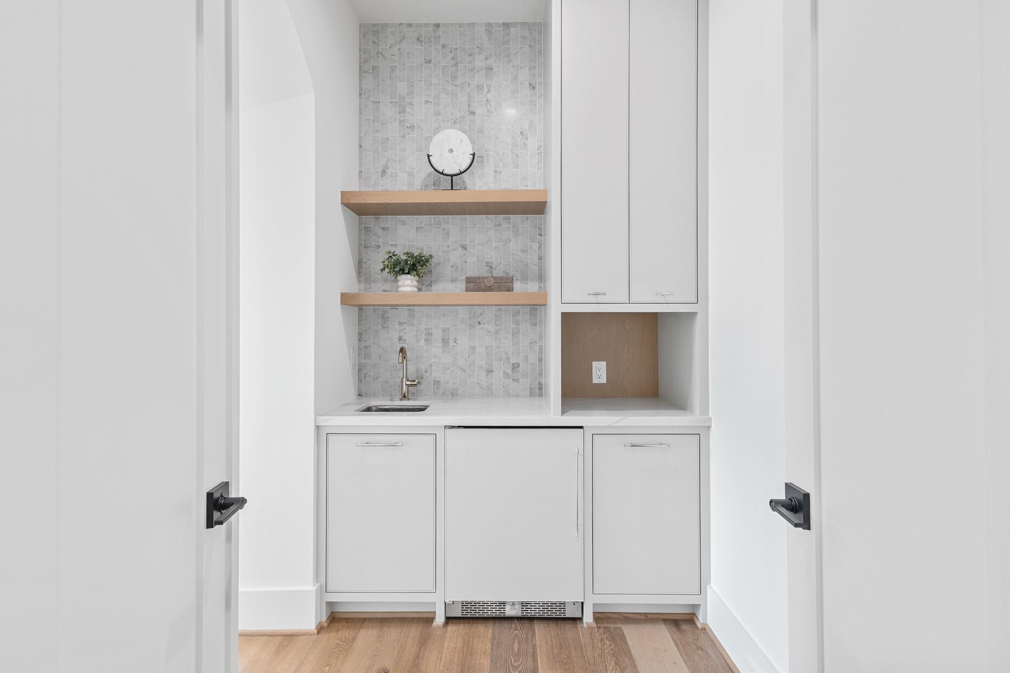 216 W 31st Street