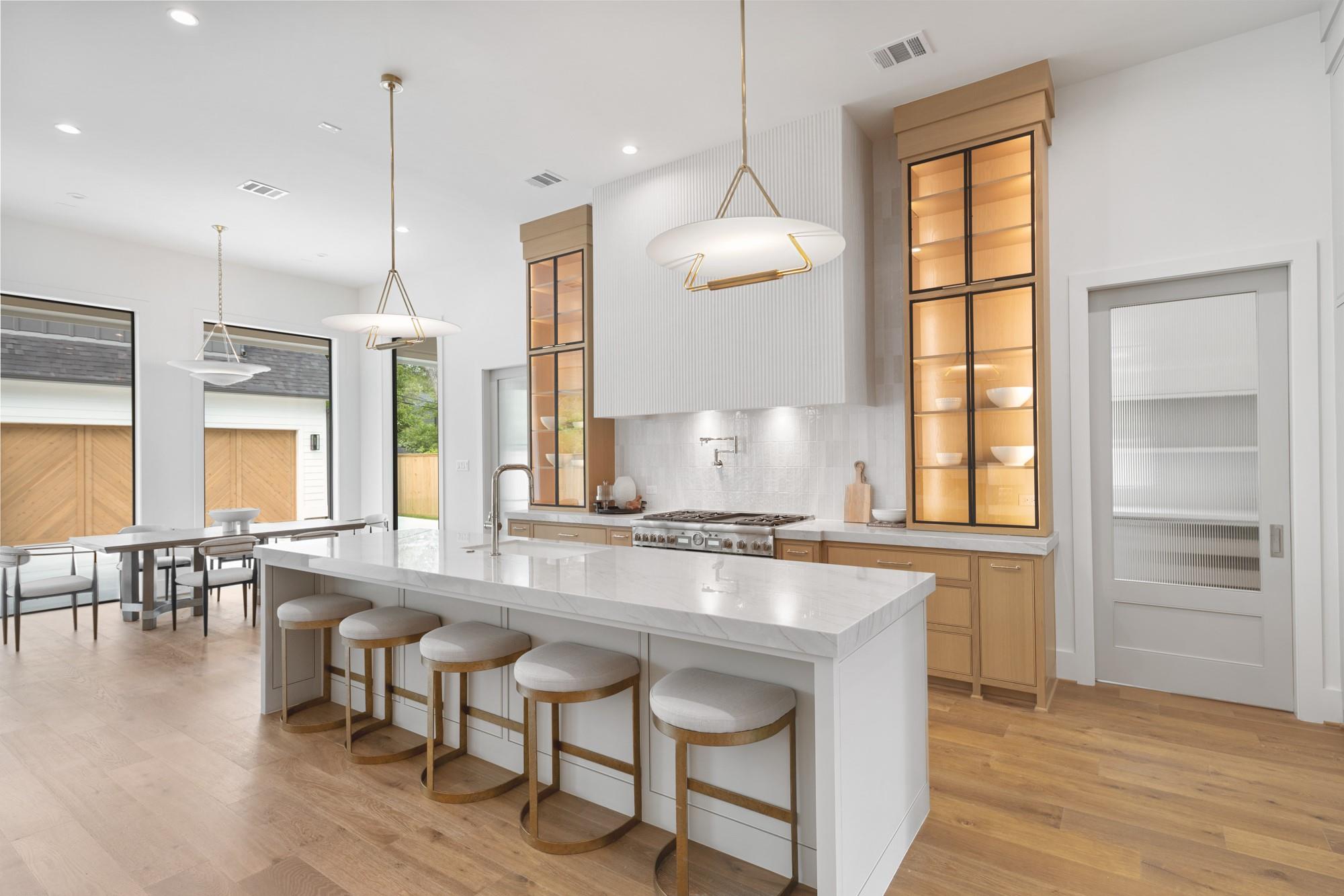 216 W 31st Street