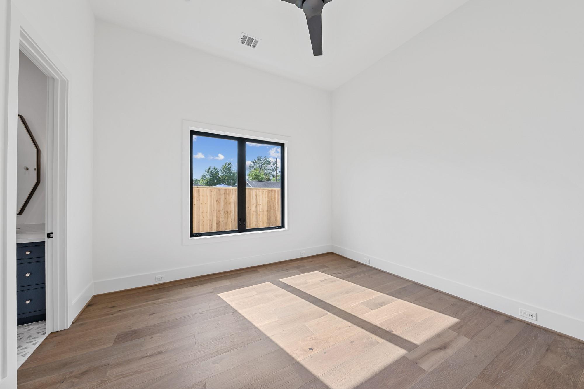 216 W 31st Street