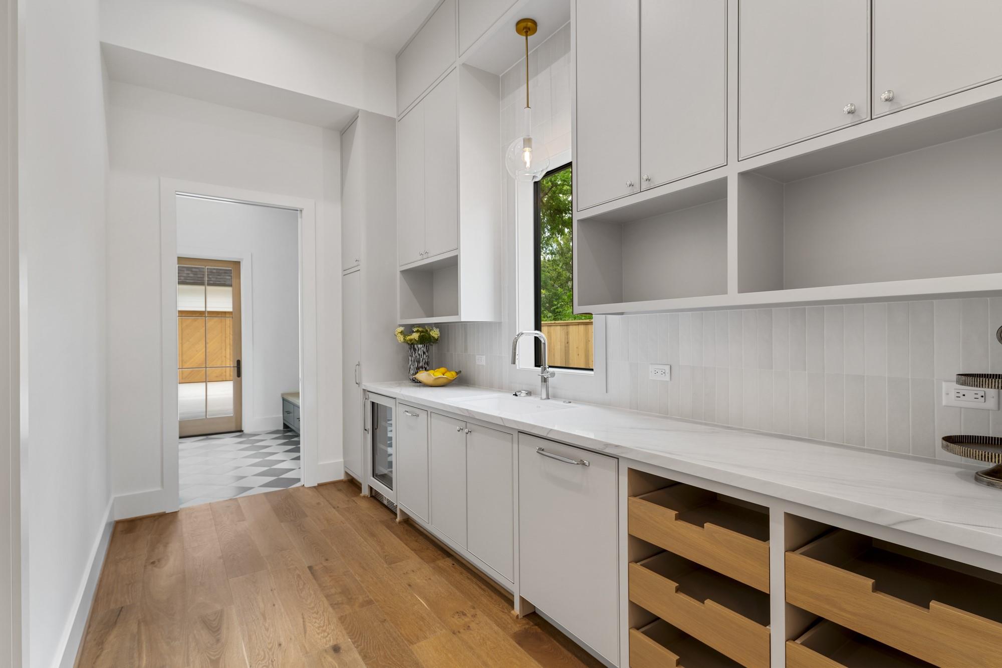 216 W 31st Street