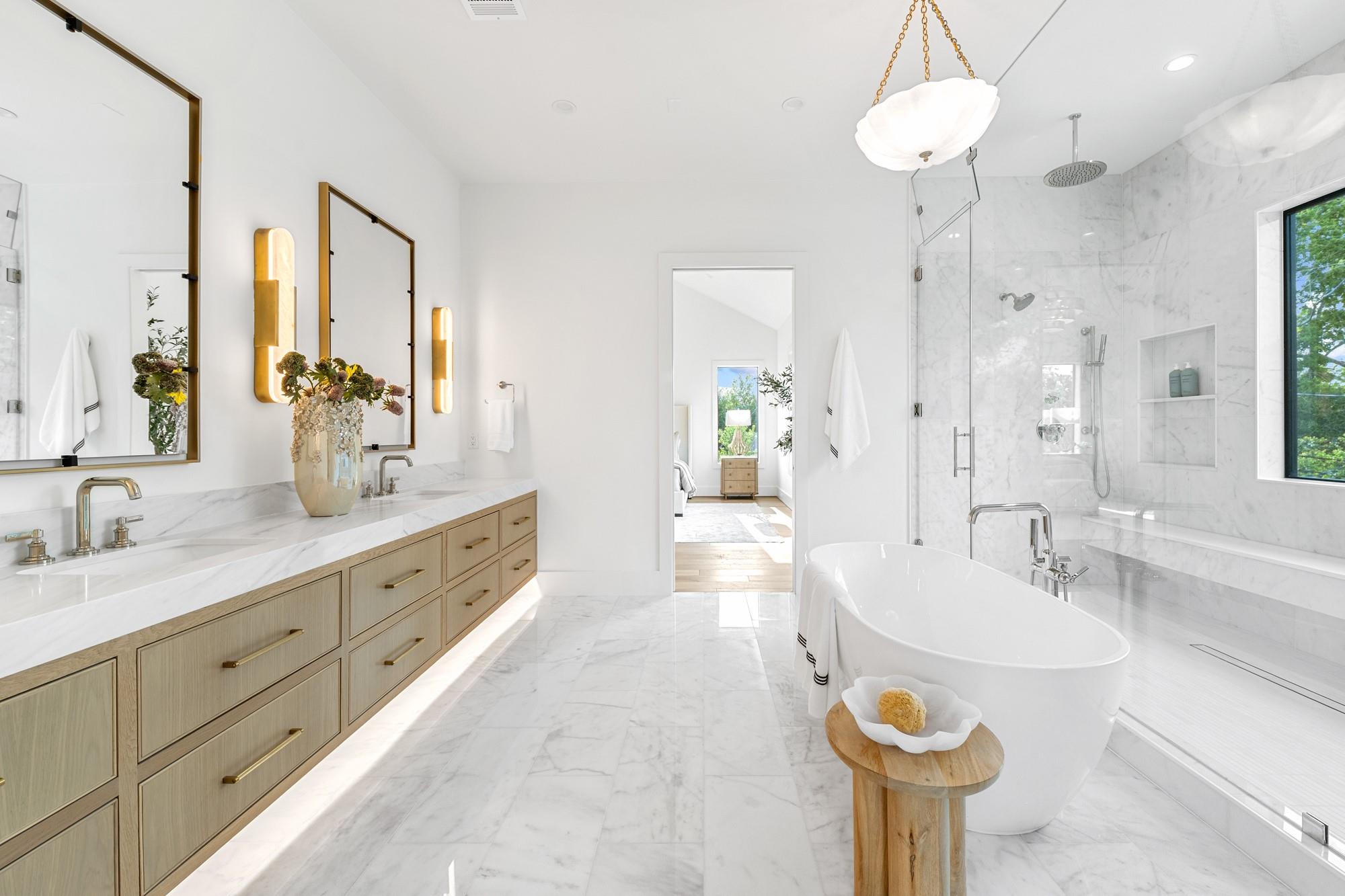 216 W 31st Street