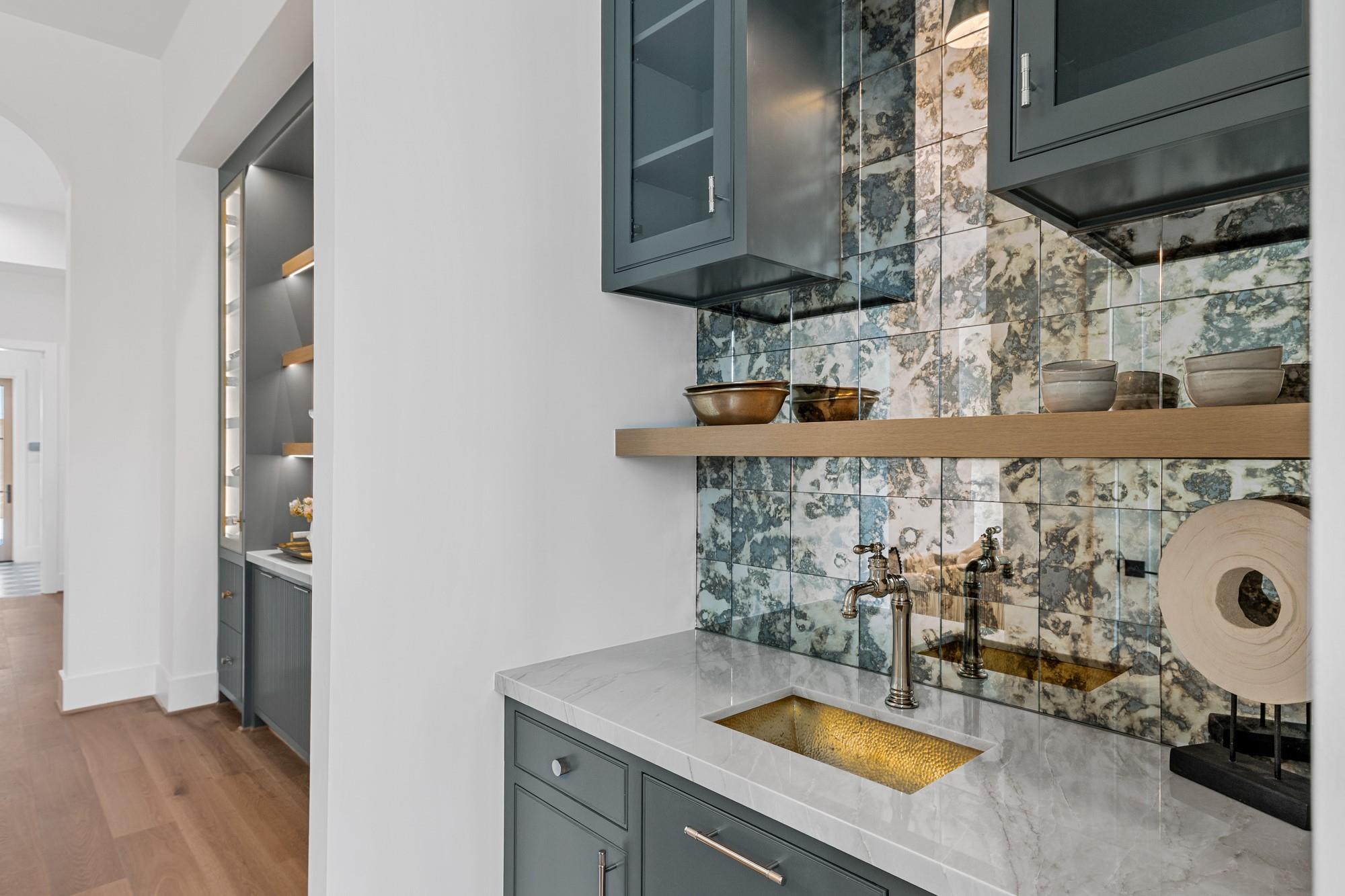 216 W 31st Street
