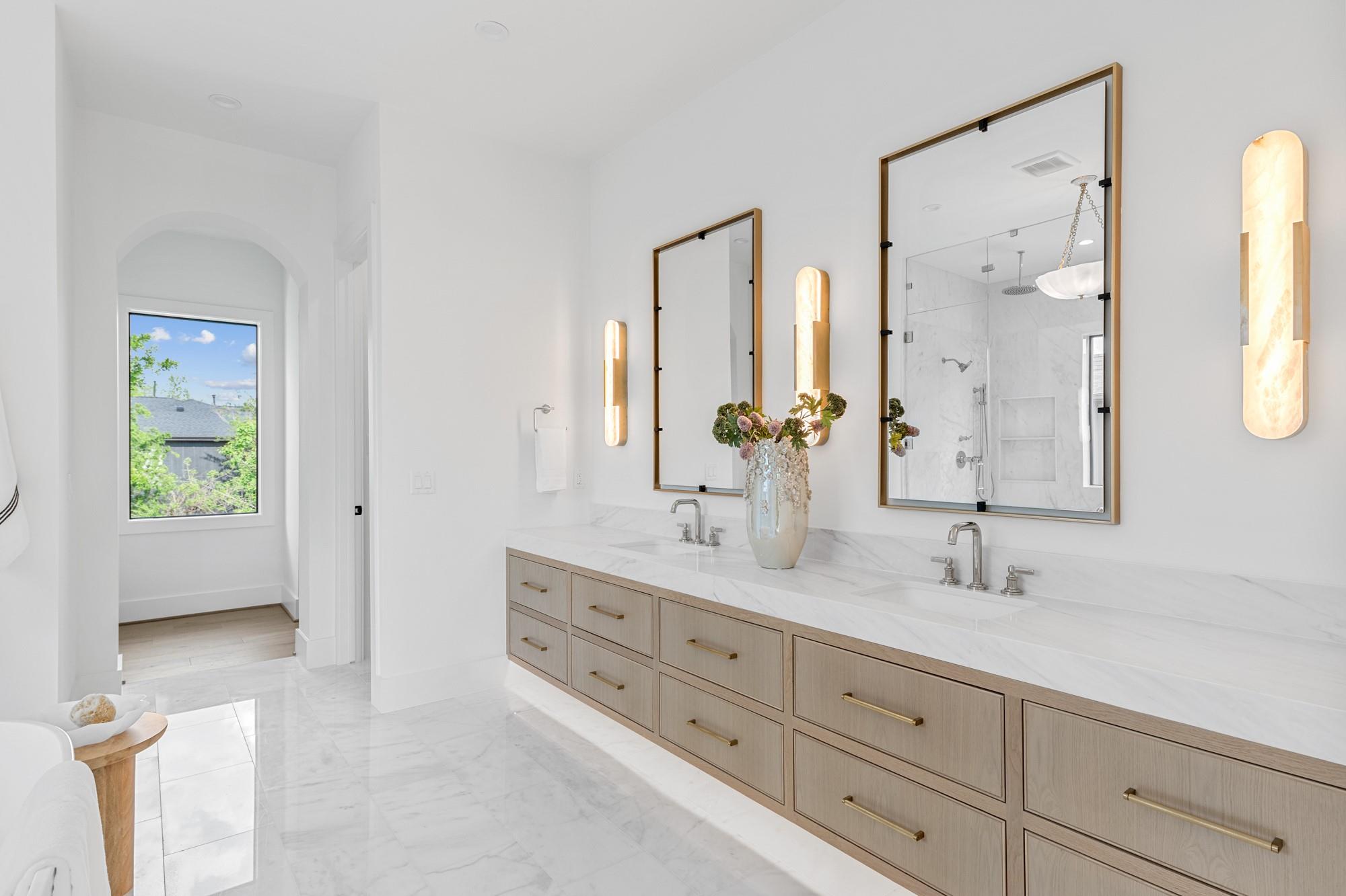 216 W 31st Street