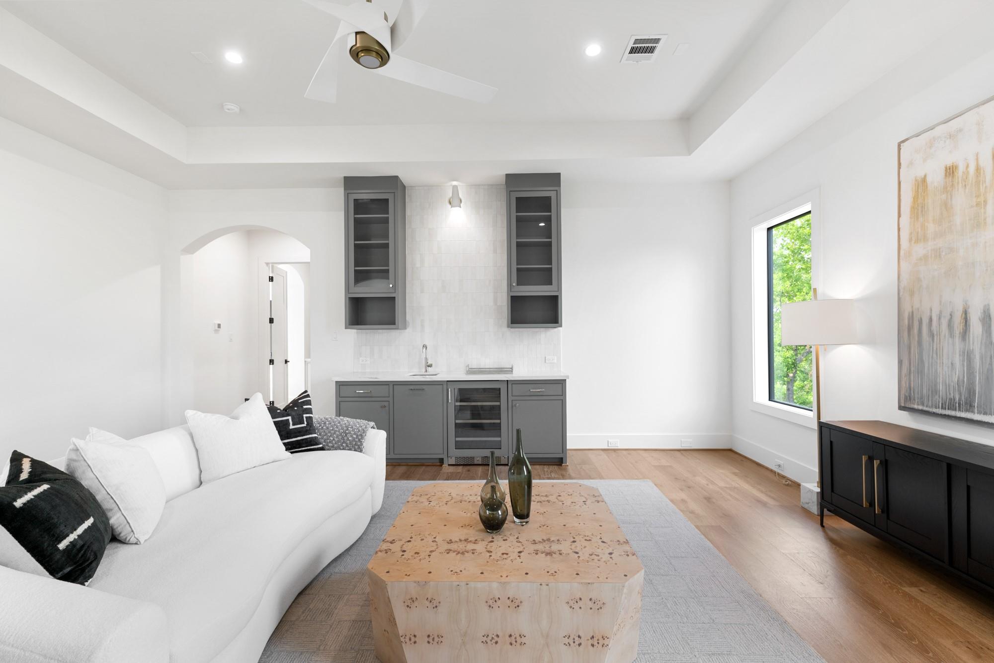 216 W 31st Street