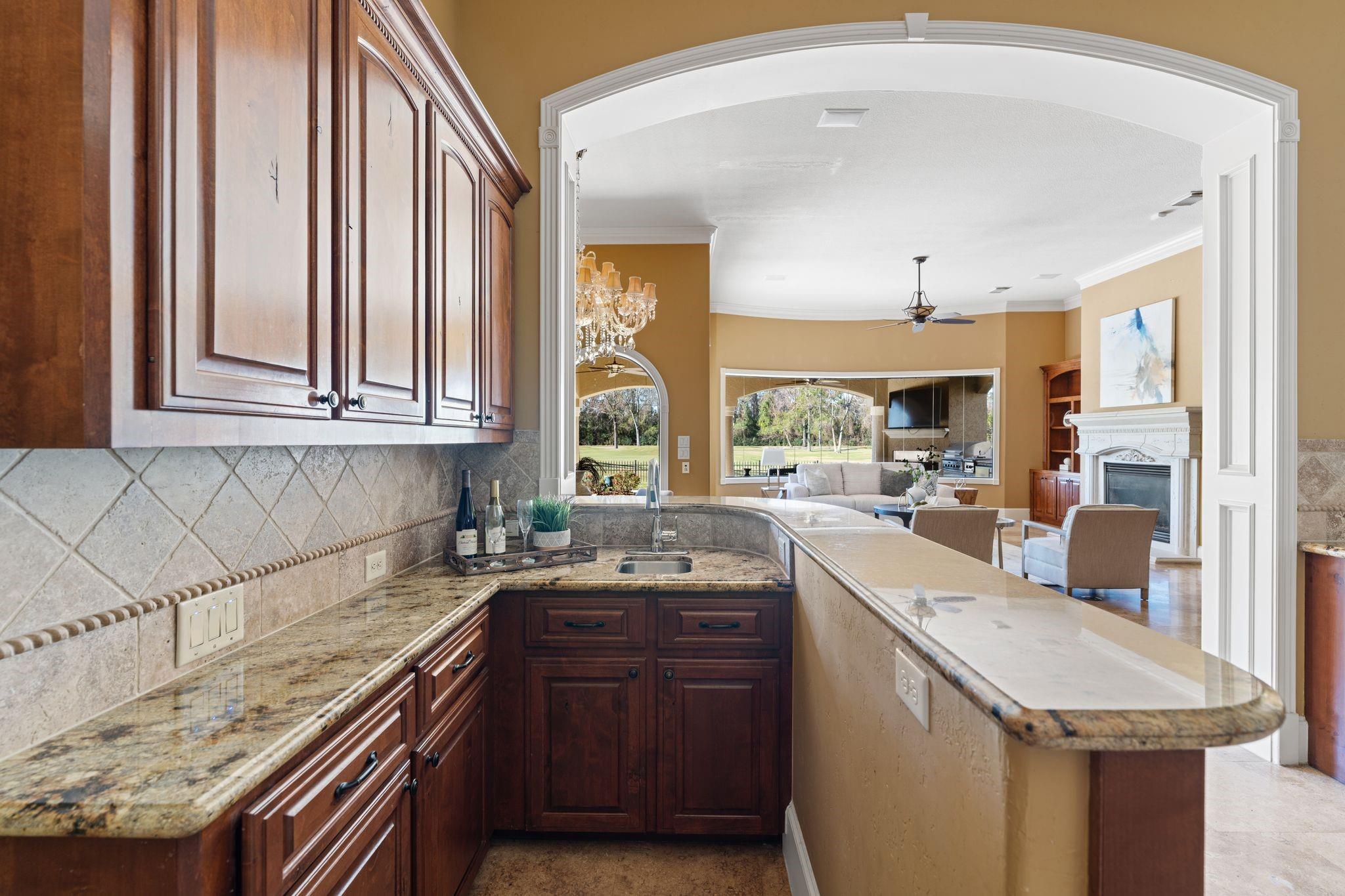 16502 Glorietta Turn