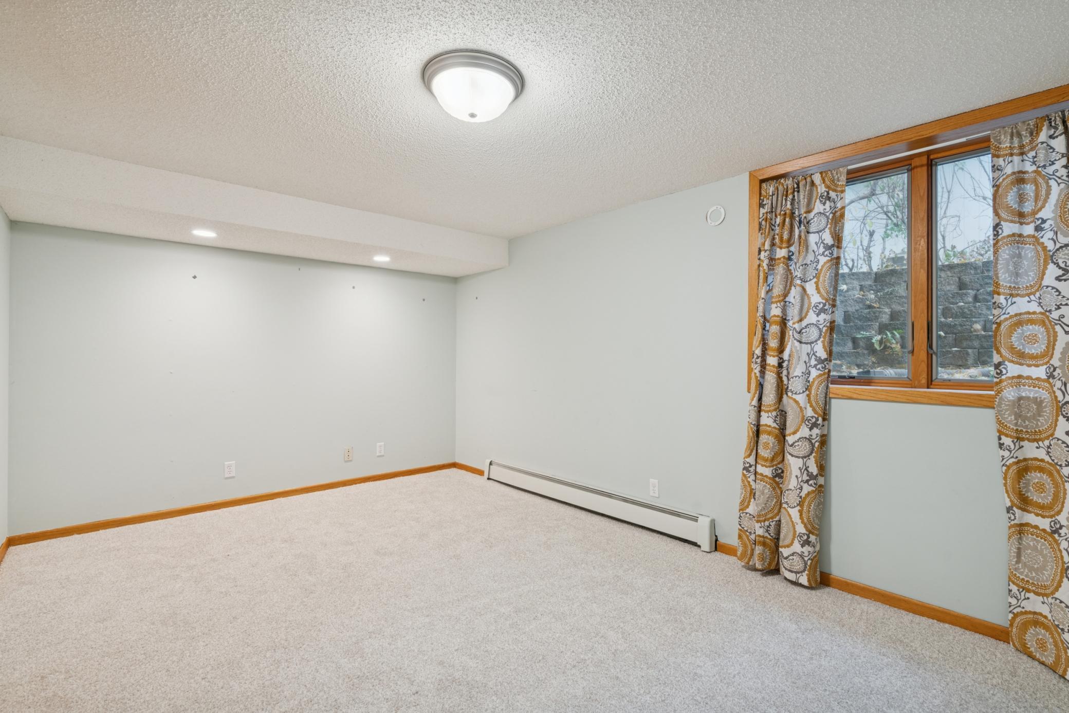 635 Ivy Falls Avenue