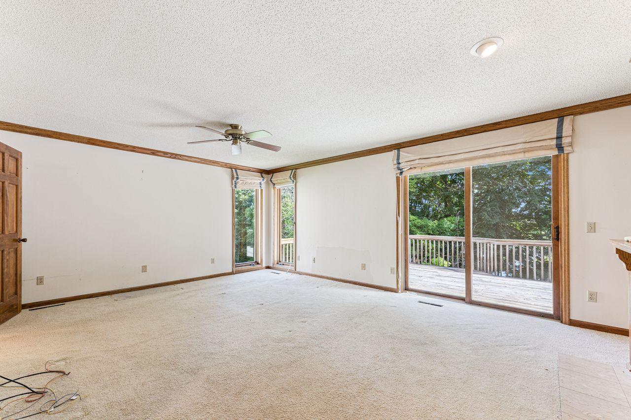 10752 Mount Curve Road